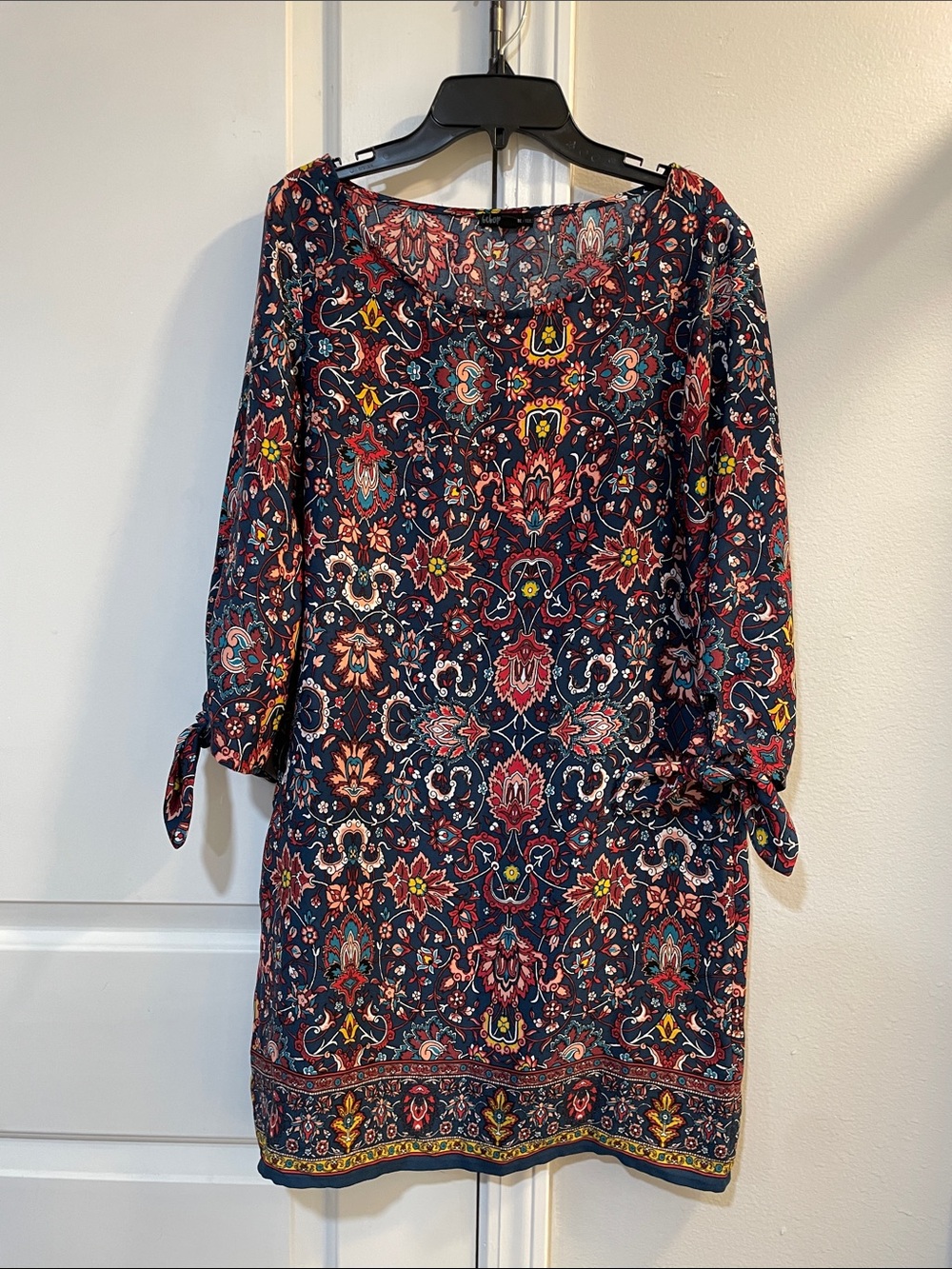 Navy Floral Paisley Long-Sleeve Tie-Sleeve Shift Dress